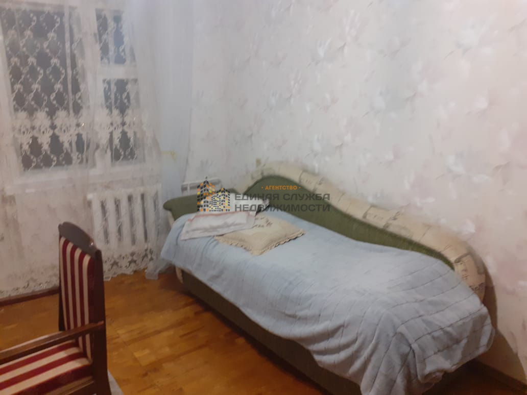 Сдается комната на длительный срок в Орджоникидзевском районе.
