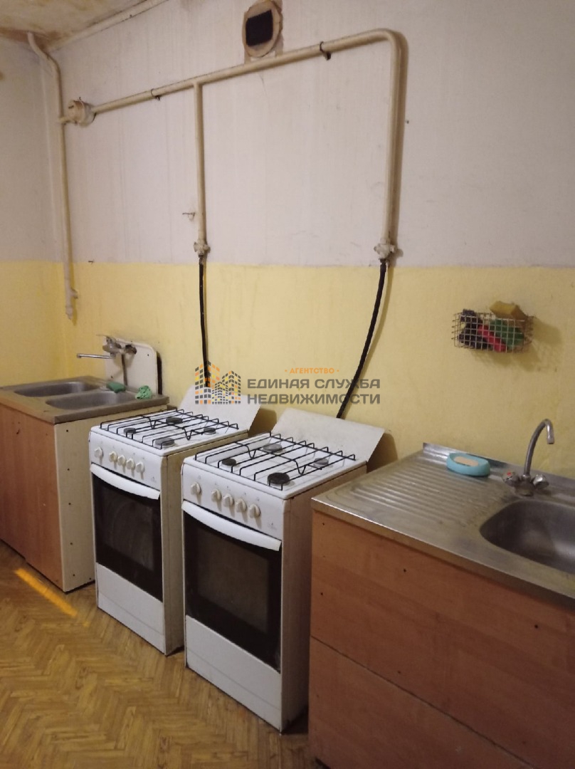 Сдается комната в коммунальной квартире в Орджоникидзевском районе.